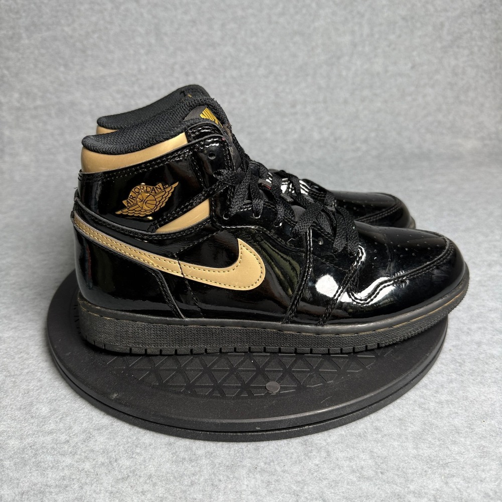 Jordan 1 Retro High OG Black Metallic Gold 2020 575441-032 GS Size 6.5Y
